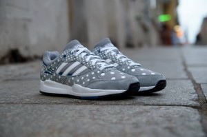 Prikkede Adidas Tech Super