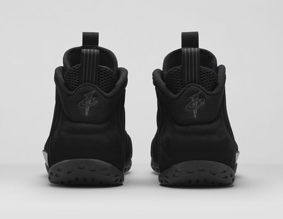 Nike Air Foamposite One Triple Black