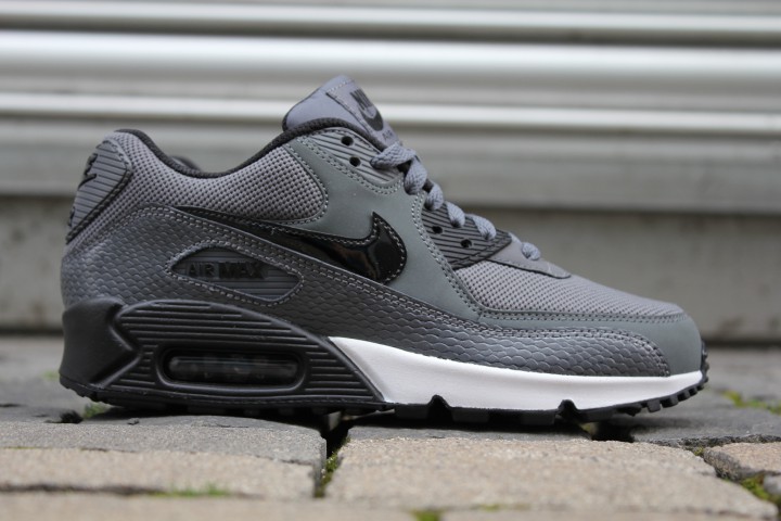 Nike-Air-Max-90-Grey-Lizard-02-coolsneakers