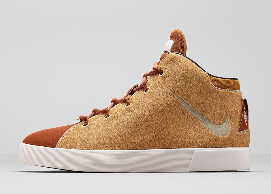 Lebron XII 'Lion'