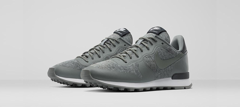 WMNS Nike Internationalist Tech Fleece