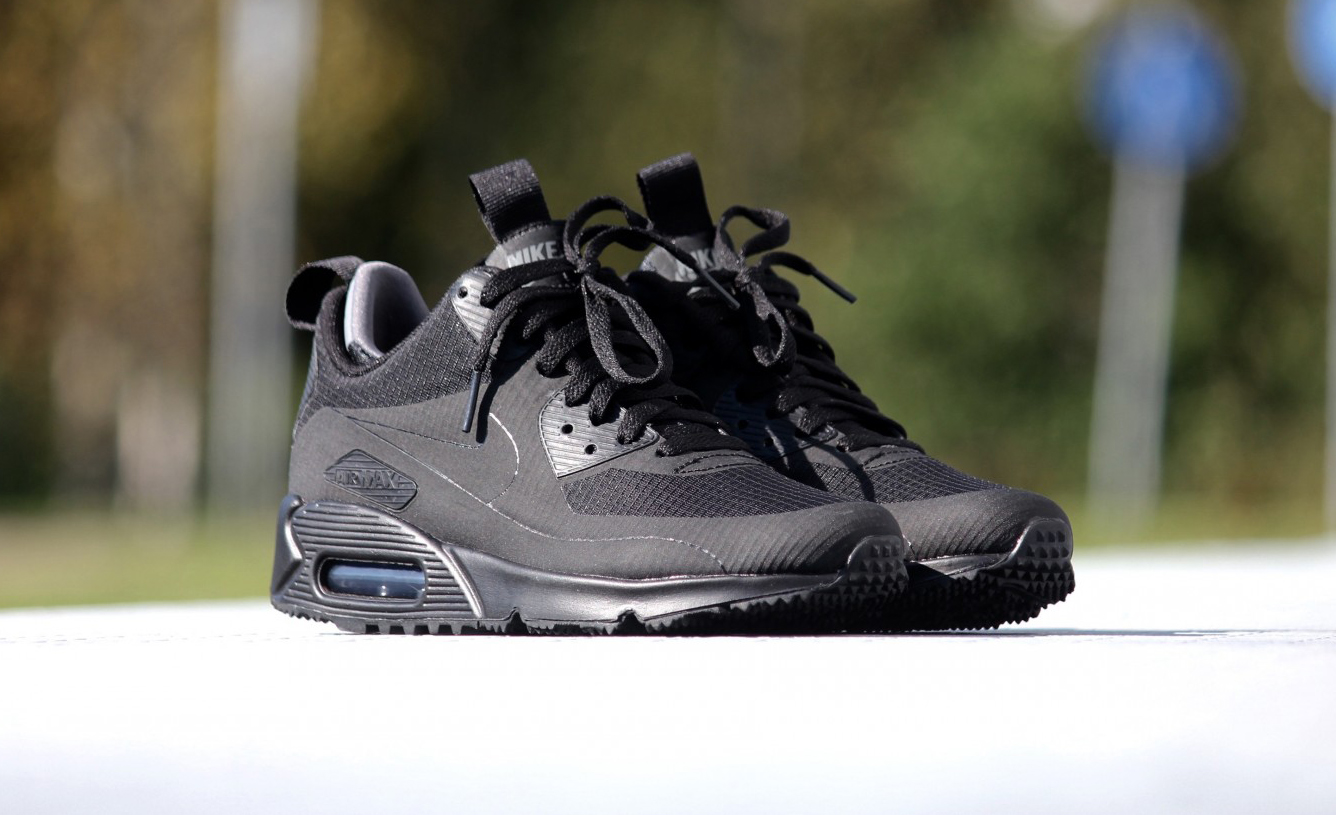 nike-air-max-90-utility-sneakerboot-black3_coolsneakers