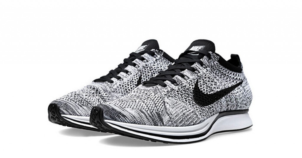 Nike Flyknit Racer OREO