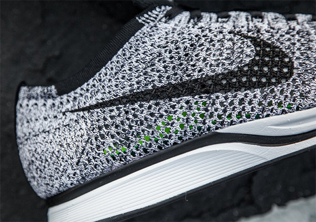 Nike Flyknit Racer OREO