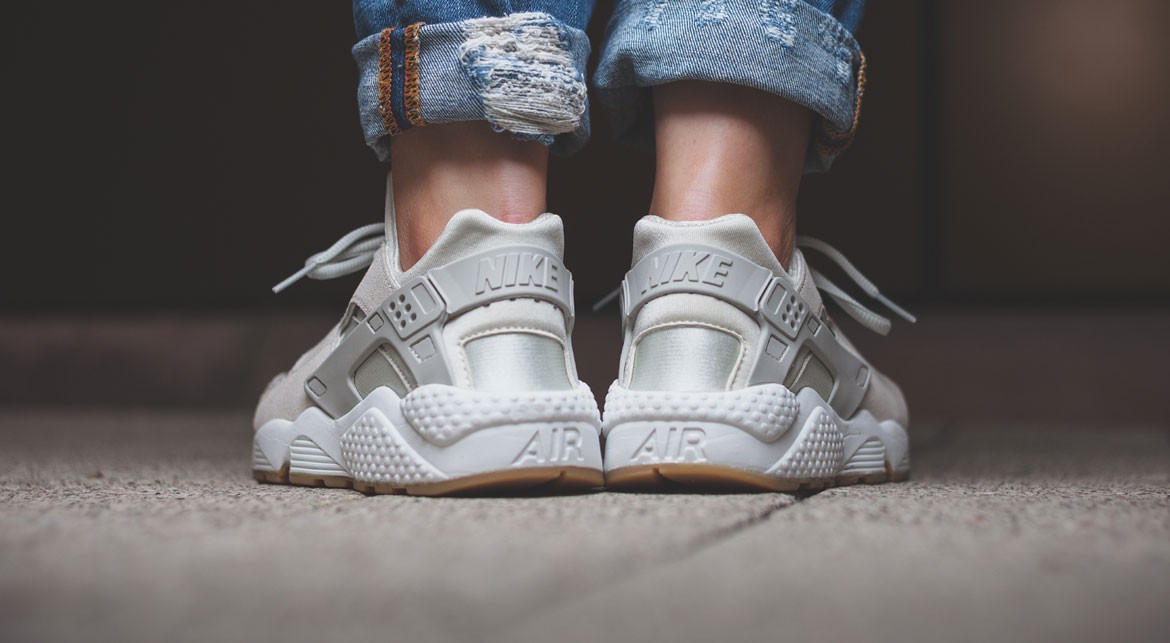 Nike-Air-Huarache-Run-TXT-Light-Bone-03-coolsneakers