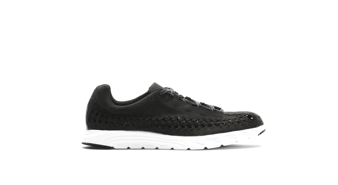 10-nike-mayfly-woven-black