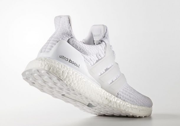 adidas ultra boost triple white 2.0 giá