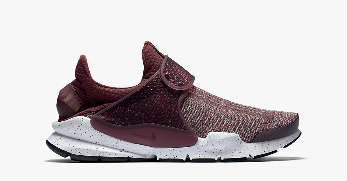 Nike Sock Dart SE Night Maroon