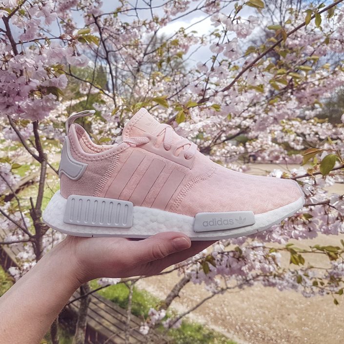 Lyserøde Adidas NMD R1 til Damer