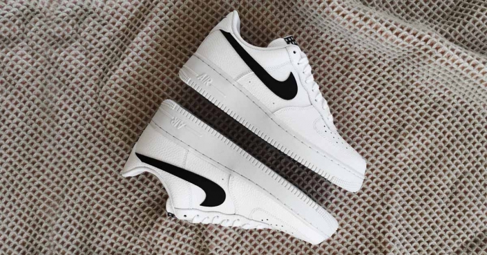 Nike Air Force 1 Sort Swoosh