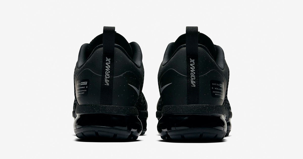 Nike-Air-VaporMax-Run-Utility-Triple-Black-AQ8810-003-05