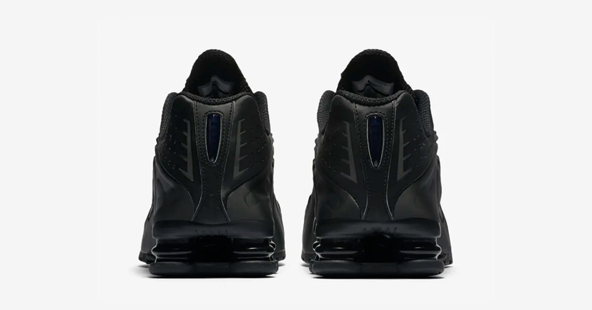 Nike-Shox-R4-Triple-Black-05