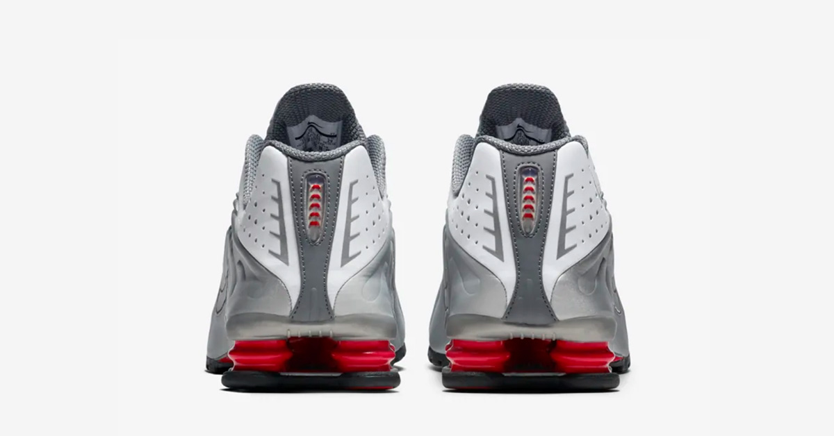 Nike-Shox-R4-Soelv-05