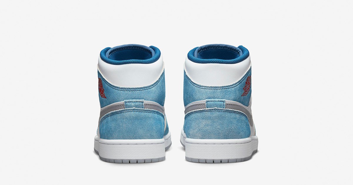 Nike-Air-Jordan-1-Mid-French-Blue-DN3706-401-03