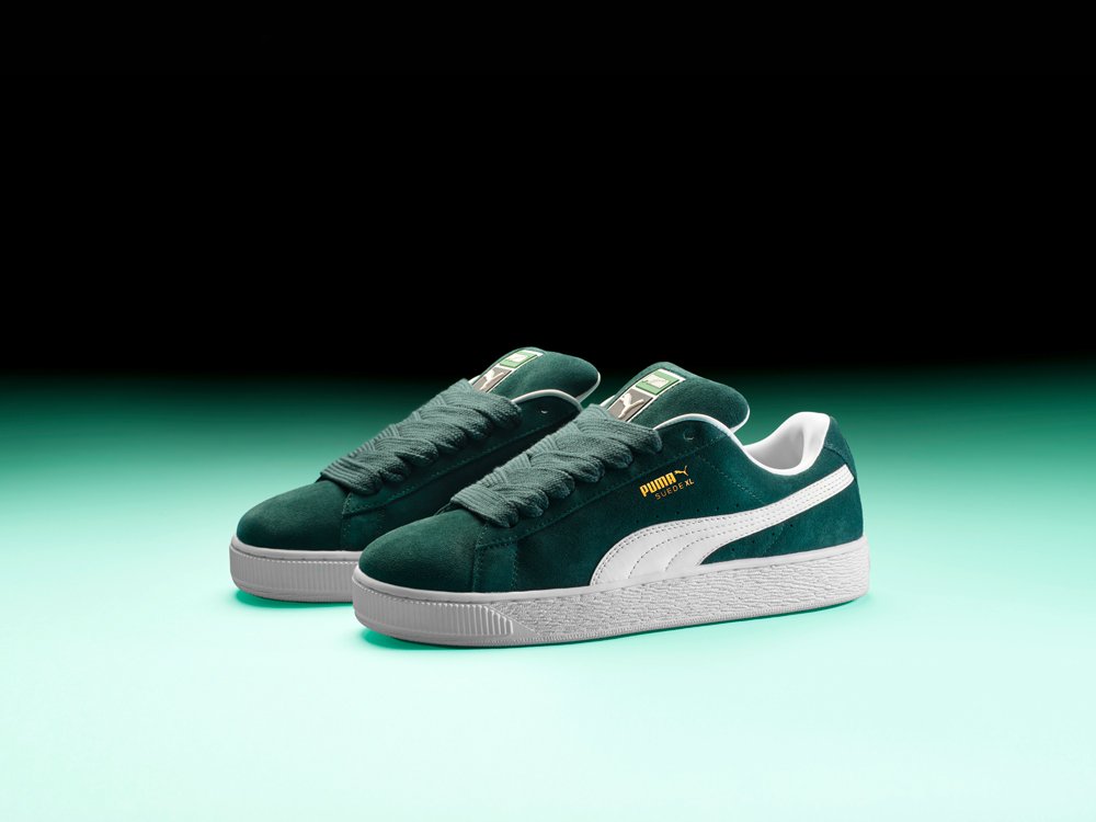 Detaljeret visning af de nye Puma Suede XL med Formstrip og tykkere sål.